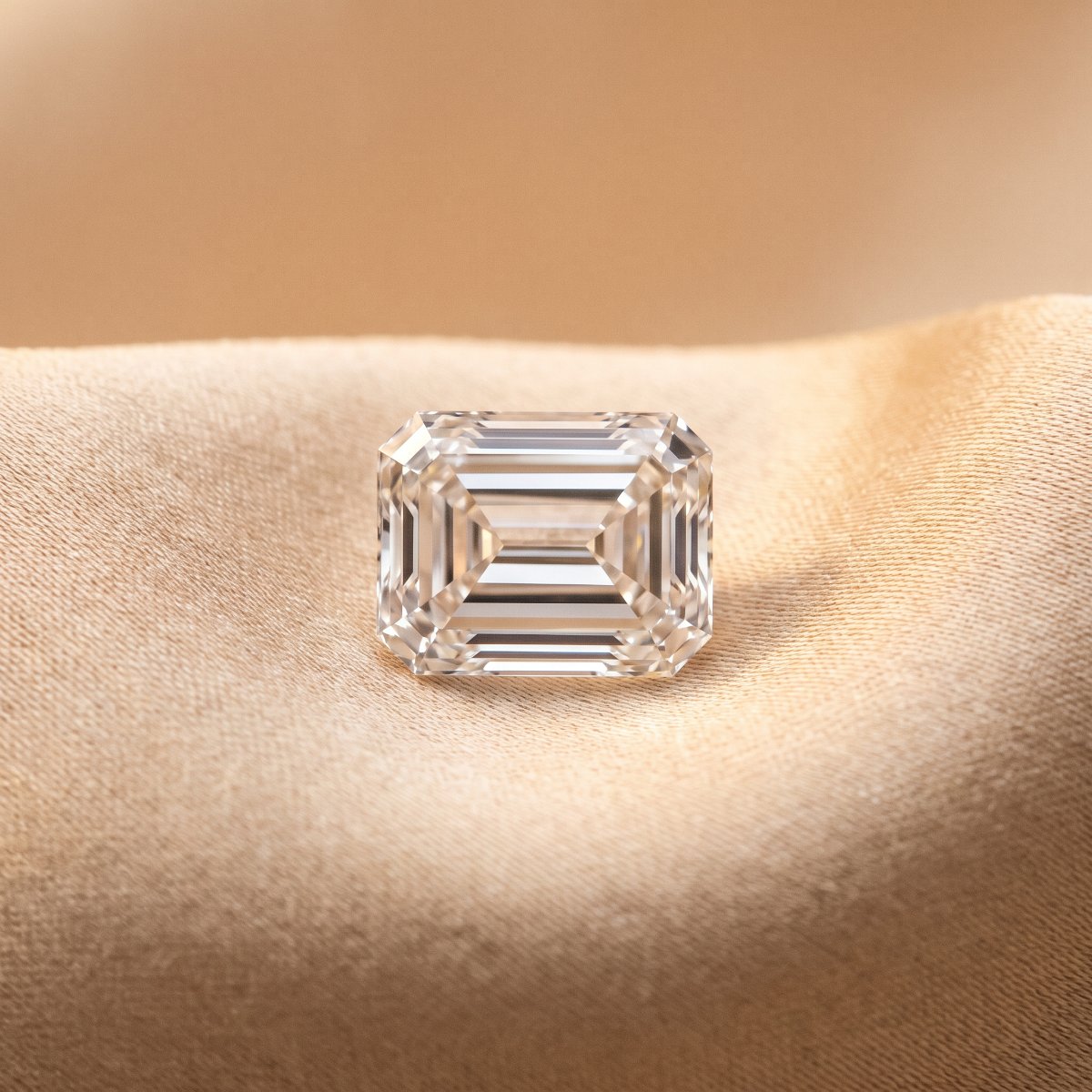 Diamant im Smaragdschliff (Emerald) – Juwelier Schröder Fulda